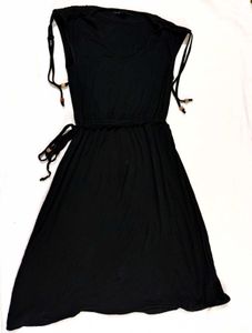 Elegant Black Dress with Tie Waist