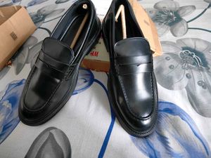 h and m Classic Black Loafers cost 4k