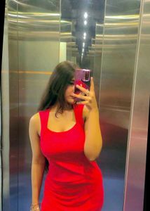 pink slit bodycon dress🎀