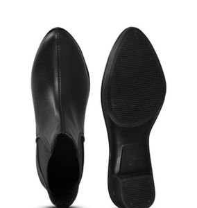 Classic Black Chelsea Boots