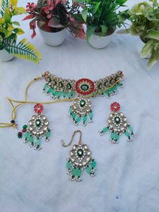 Elegant Kundan Choker Necklace Set