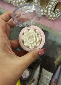 flower highlighter from dubai
