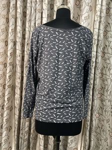 Gray Feather Print Long Sleeve Top