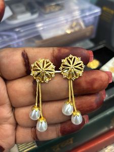 Elegant Gold Earrings with Pearls