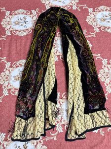 Hang N Hold Lace stole