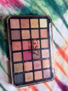 24 Color Eyeshadow Palette