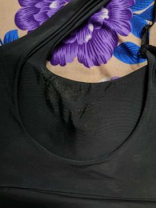 Stylish Black One-Shoulder Sports Bra