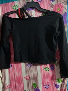 Chic Black Off-Shoulder Long Sleeve Crop Top