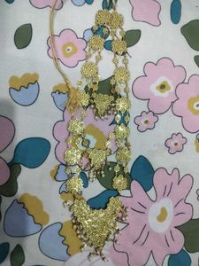 Exquisite Gold Necklace Set