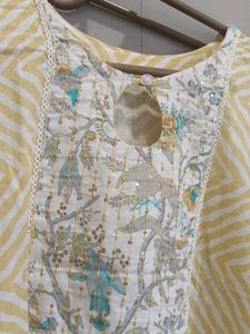 unused Fresh Yellow Striped Kurta with