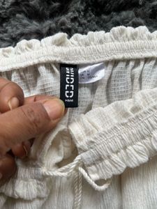 H&amp;M Off-Shoulder Cropped Top