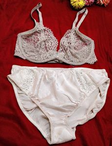 Lace Trim Bra and Panty Set