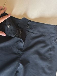 Classic Black Capri style
