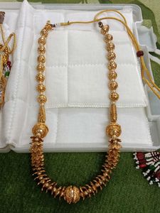 Elegant Gold-Tone Necklace &amp; Earring Set