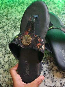 Stylish Black Floral Print Wedges