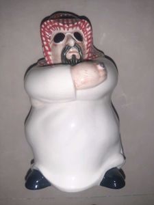 💎 Decorative Ceramic Figurine (Savings Box)