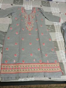 Embroidered Grey Kurta with Dupatta