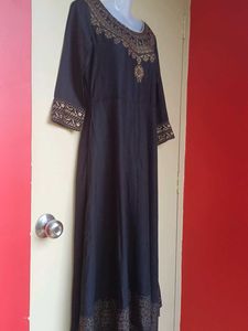 Elegant Black gown with Red Dupatta