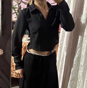 Chic Black Cropped Blouse