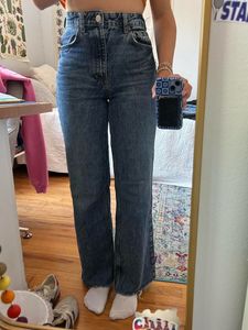 zara mid rise straight fit jeans