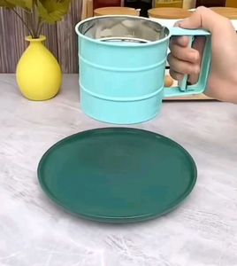 Hand-Press Flour Sifter Cup