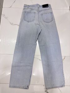 Wide Leg Light Wash Jeans