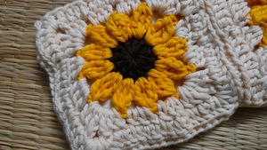 🌻 Sunflower Crochet Wallet – Handmade🌻