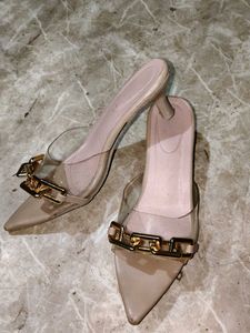 trendy pointed sandal heel