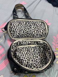 RARE Vintage Guess Black Y2k Shoulder Bag
