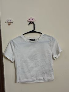 Classic Cream Cropped T-Shirt
