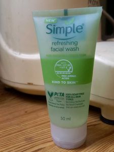 Simple Refreshing Facial Wash