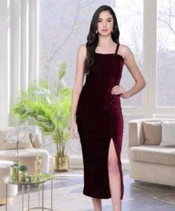 Elegant Velvet Midi Dress with Slit