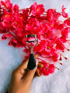 FACE CANADA Eyelash Curler