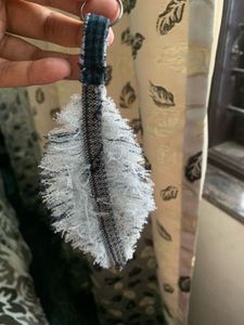 price drop 🩸💧Bo-ho chic leaf shaped keychain