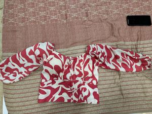 Red & White Abstract Print Puff Sleeve Top