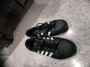 Black Shose Girls 8 No
