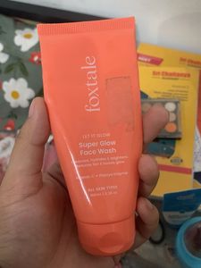 Foxtale Super Glow Face Wash