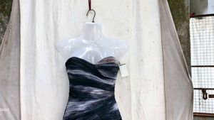 85209. Strapless Abstract Print Mini Dress