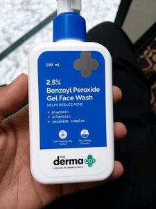 The Derma Co. 2.5% Benzoyl Peroxide Face Wash