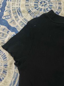 Ribbed Black T-shirt