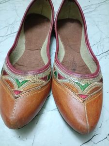 Ethnic Tan Juttis