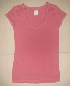 🎀 Authentic ZARA Blush Pink V-Neck Tee 🎀