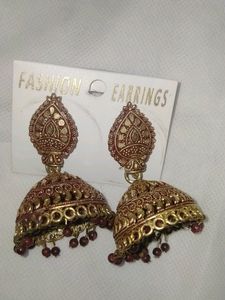 Maroon Jhumka