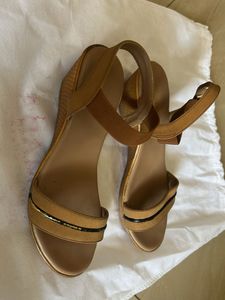 Stylish Tan Flat Sandals