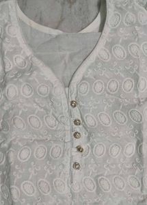 Elegant White Chikankari Kurta