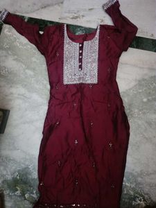 Maroon Kurta Set with Intricate Embellishm
