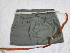 Stylish Green Mini Skort waist 30/32