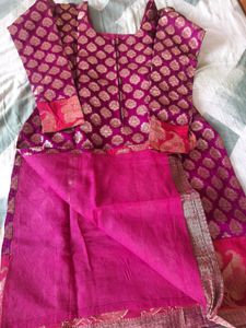 purple benarasi kurti with pink zari work border