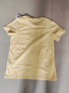 Levi's Brand New Tshirt For Women With Tag