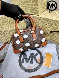 MICHAEL KORS**THOMPSON EXTRA-SMALL CONVERTIBLE CRO